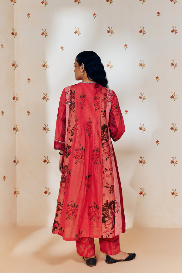"Rose pink tunic set featuring delicate hand block prints, combining feminine flair with the soulful touch of artisan craftsmanship in soft, breathable fabric."